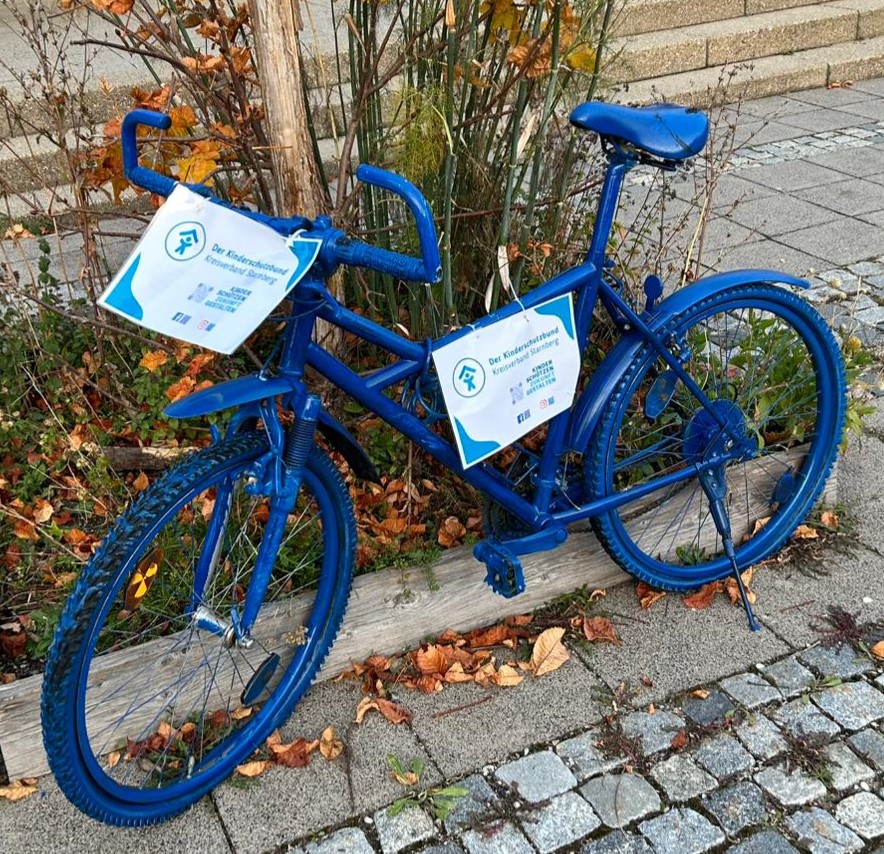 Aktion auf dem Starnberger Kirchplatz zum Weltkindertag