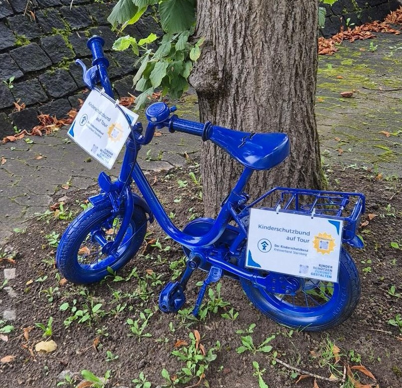 Blaues Rad für Kinderrechte